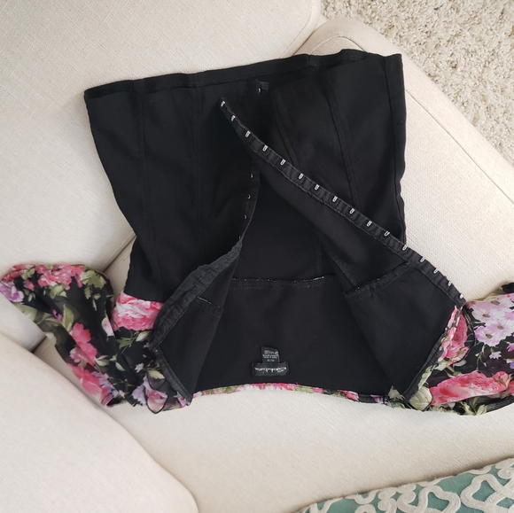 Flowy Top - Picture 3 of 3